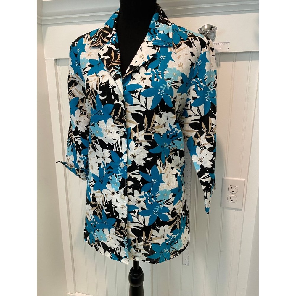 Floral Blazer By Jaclyn Smith, size medium